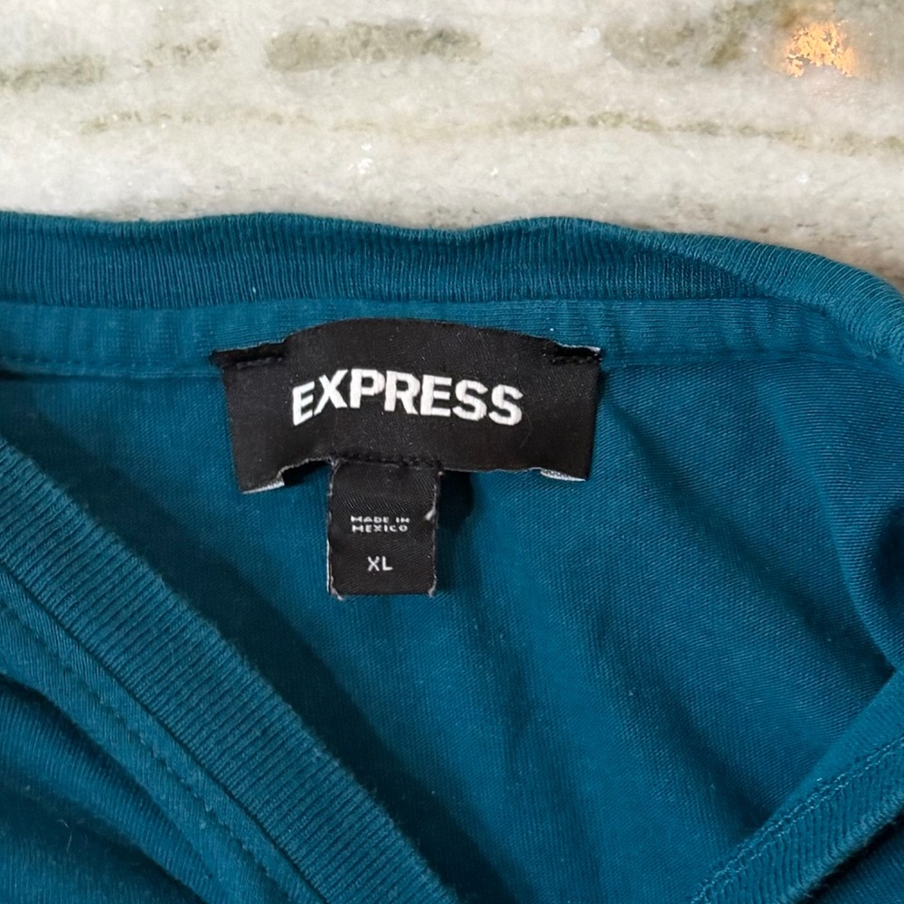 Men’s Express Teal Graphic Short Sleeve Tee - Picture 3 of 3